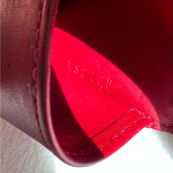 Louis Vuitton Key Case 4 Ring PommeD'Amour Red Vernis - Picture 11 of 14